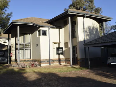 3 Bedroom Townhouse For Sale in Benoni - 5fka.webp