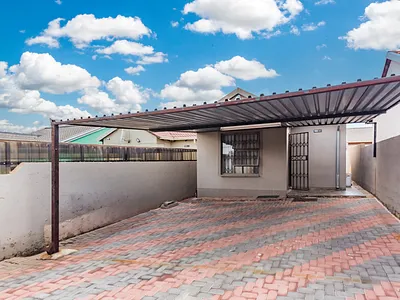 2 Bedroom House For Sale in Roodepoort - wybl.webp
