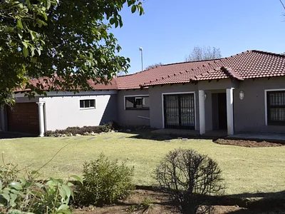 3 Bedroom House For Sale in Germiston - gstE.webp
