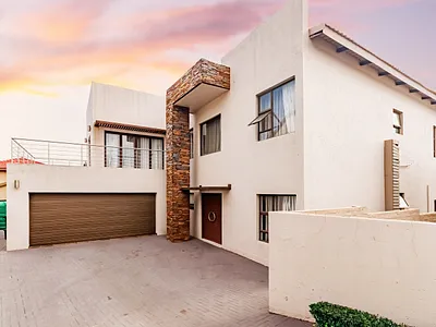 4 Bedroom Townhouse For Sale in Midrand - NX0Y.webp