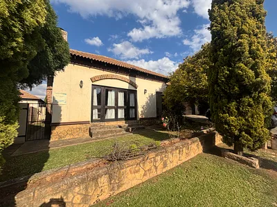 3 Bedroom Townhouse For Sale in Witbank - bADK.webp