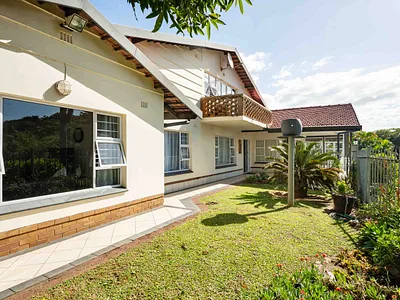 4 Bedroom House For Sale in Amanzimtoti - GKUY.webp