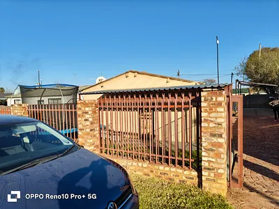 2 Bedroom House For Sale in Potchefstroom - 41th.webp