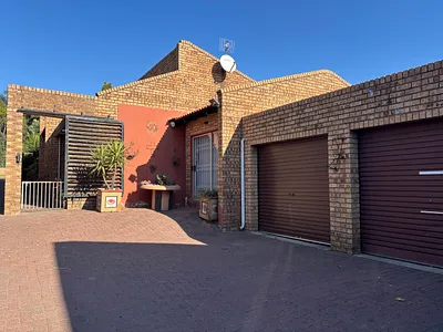 3 Bedroom Townhouse For Sale in Witbank - xH5X.webp