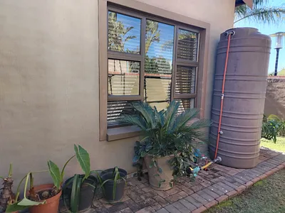 2 Bedroom House For Sale in Rustenburg - HlHA.webp