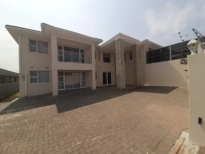 5 Bedroom House For Sale in East London - 1kAB.webp