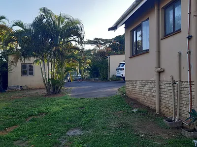 2 Bedroom House To Rent in Amanzimtoti - vTWW.webp