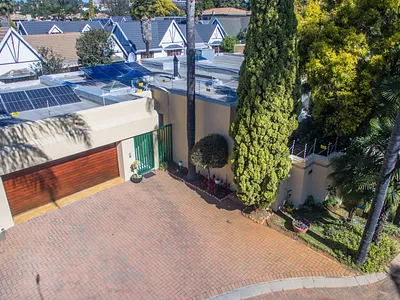 4 Bedroom House For Sale in Bedfordview - puTN.webp