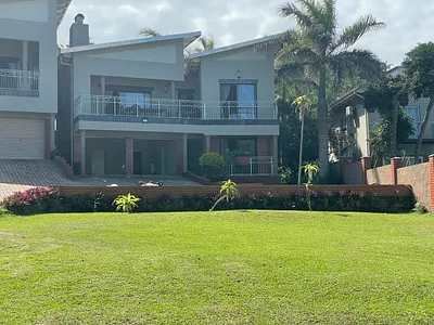 3 Bedroom Townhouse For Sale in Zinkwazi Beach - GqRs.webp