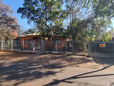 5 Bedroom House For Sale in Pretoria - wC54.webp