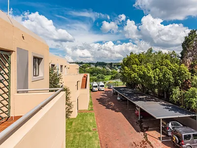 2 Bedroom Apartment For Sale in Roodepoort - kvOf.webp