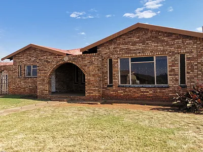 3 Bedroom House For Sale in Potchefstroom - DyFR.webp