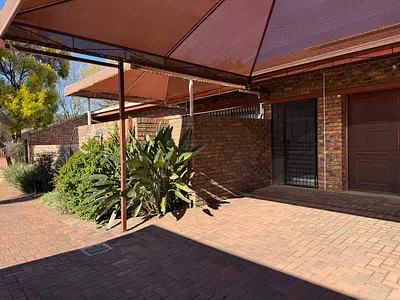 3 Bedroom Townhouse For Sale in Vanderbijlpark - 6Uup.webp