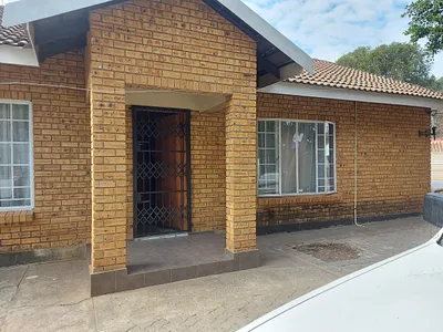 3 Bedroom House For Sale in Rustenburg - F0ww.webp