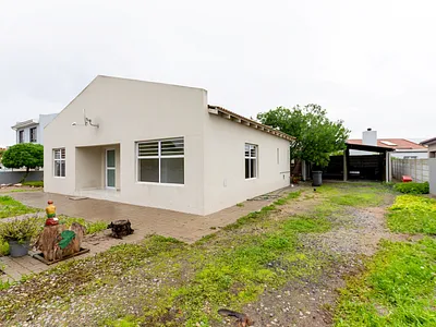 3 Bedroom House For Sale in Velddrif - nuLE.webp
