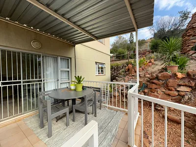 3 Bedroom Townhouse For Sale in Rustenburg - R6Qe.webp