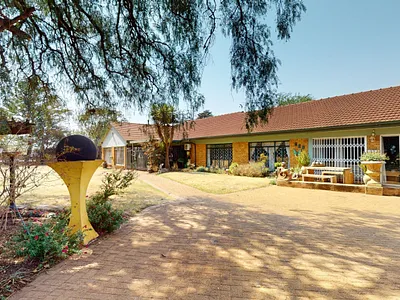 Farm For Sale in Delmas - VjtX.webp