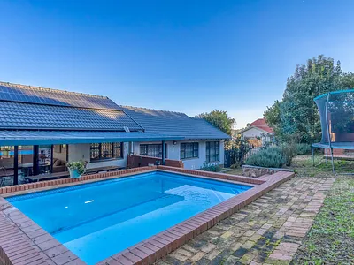 3 Bedroom House For Sale in Roodepoort - euuI.webp
