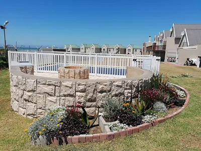 3 Bedroom Townhouse To Rent in Jeffreys Bay - SH9w.webp