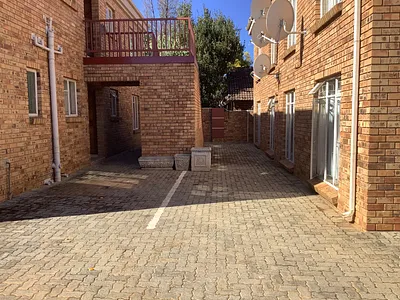 0.5 Bedroom Apartment For Sale in Potchefstroom - dmUw.webp