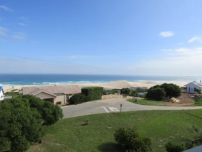 5 Bedroom House For Sale in Oyster Bay - 4IUn.webp