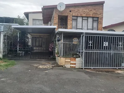 5 Bedroom House For Sale in Durban - 0sF5.webp