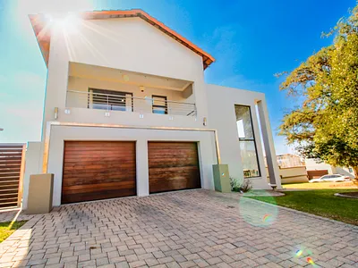 4 Bedroom Townhouse For Sale in Centurion - RBub.webp