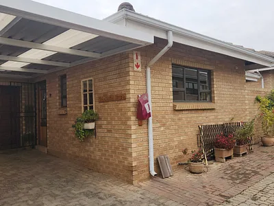 2 Bedroom Townhouse For Sale in Pretoria - Ewbx.webp