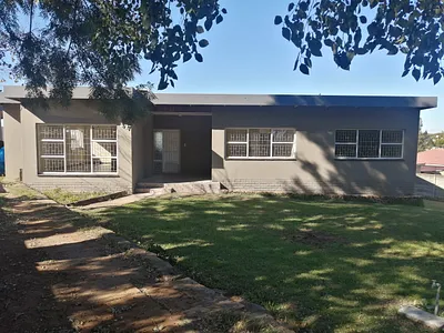 4 Bedroom House For Sale in Newcastle - wdeD.webp