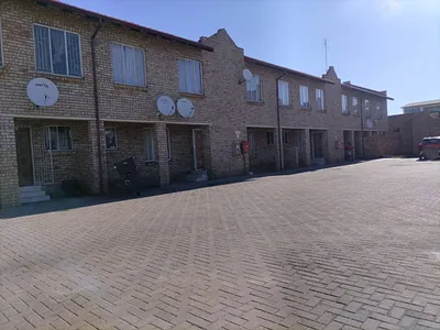 1 Bedroom Apartment For Sale in Rustenburg - hrhN.webp