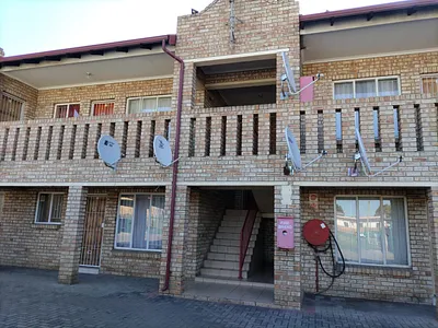 1 Bedroom Apartment For Sale in Rustenburg - mNb9.webp