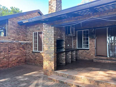 3 Bedroom Townhouse For Sale in Rustenburg - cxTg.webp