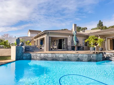 4 Bedroom House For Sale in Amanzimtoti - hgiy.webp