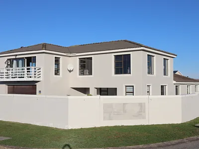 4 Bedroom House For Sale in Jeffreys Bay - Wnml.webp