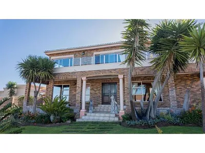 5 Bedroom House For Sale in Stilbaai West, Stilbaai - q5aA.webp