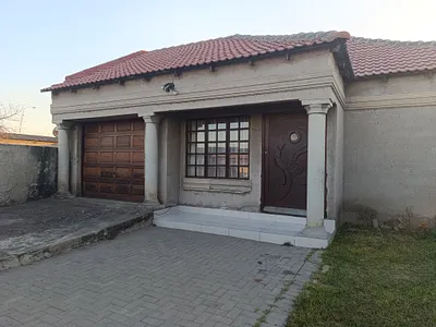 3 Bedroom House For Sale in Witbank - Jz8s.webp