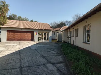 3 Bedroom House For Sale in Alberton - DYBj.webp