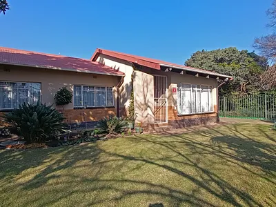 4 Bedroom House For Sale in Pretoria - 5KJ1.webp
