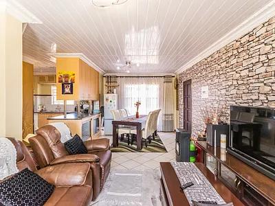 2 Bedroom Apartment For Sale in Centurion - zvFg.webp