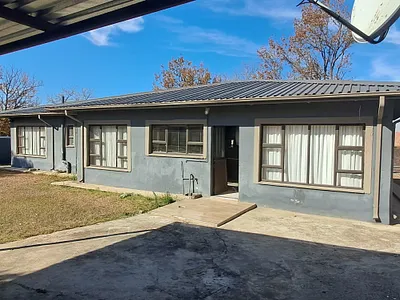 3 Bedroom House For Sale in Newcastle - E31P.webp