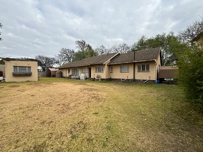 3 Bedroom House For Sale in Benoni - obZ0.webp