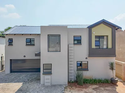 4 Bedroom House For Sale in Pretoria - AizE.webp