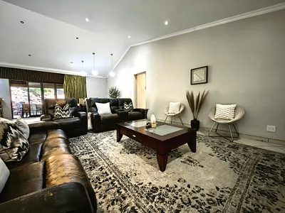 4 Bedroom House To Rent in Rustenburg - img