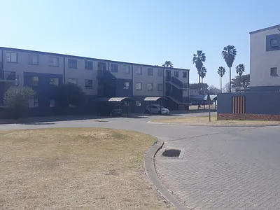 2 Bedroom Apartment For Sale in Newcastle - AaDu.webp