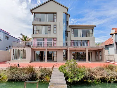 11 Bedroom House For Sale in Velddrif - LNqg.webp