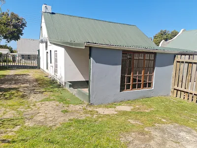 1 Bedroom Apartment To Rent in Humansdorp - 9j6V.webp