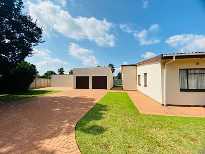 4 Bedroom House For Sale in Vereeniging - ZoxQ.webp