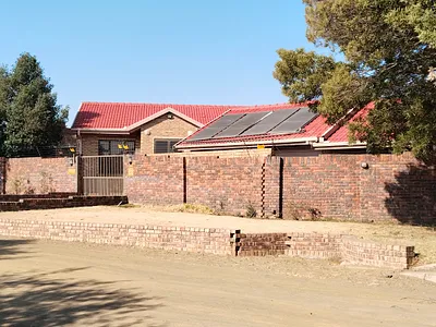 3 Bedroom House For Sale in Leandra - IzDk.webp