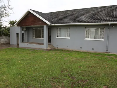 3 Bedroom House For Sale in East London - img