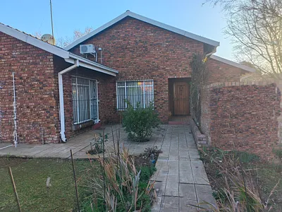 3 Bedroom House For Sale in Potchefstroom - rLEc.webp